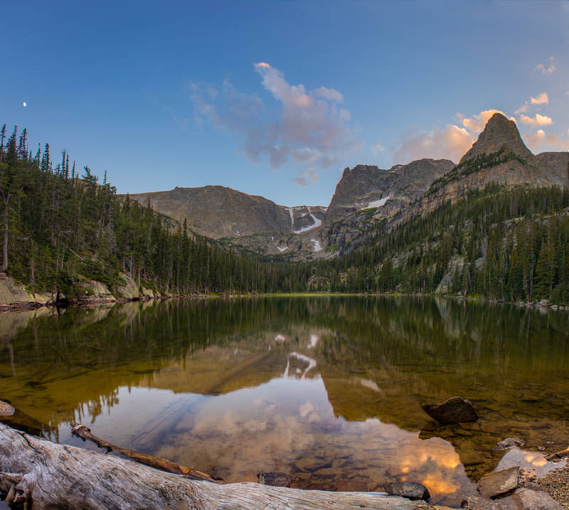 Photo of Odessa Lake.